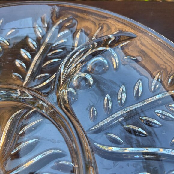 Vintage Federal Glass Clear Leaf Dot Pattern Divided Serving Charcuterie Plate - Picture 8 of 12